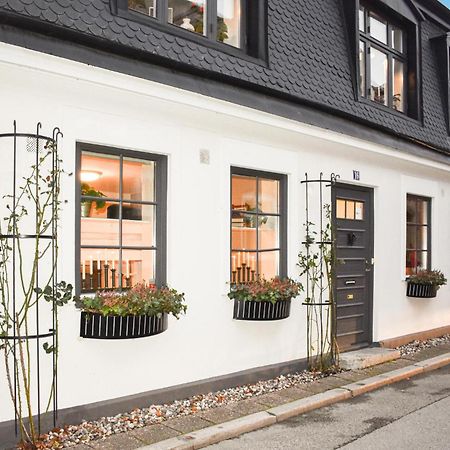 1 Bedroom Amazing Apartment In Ystad Exterior photo