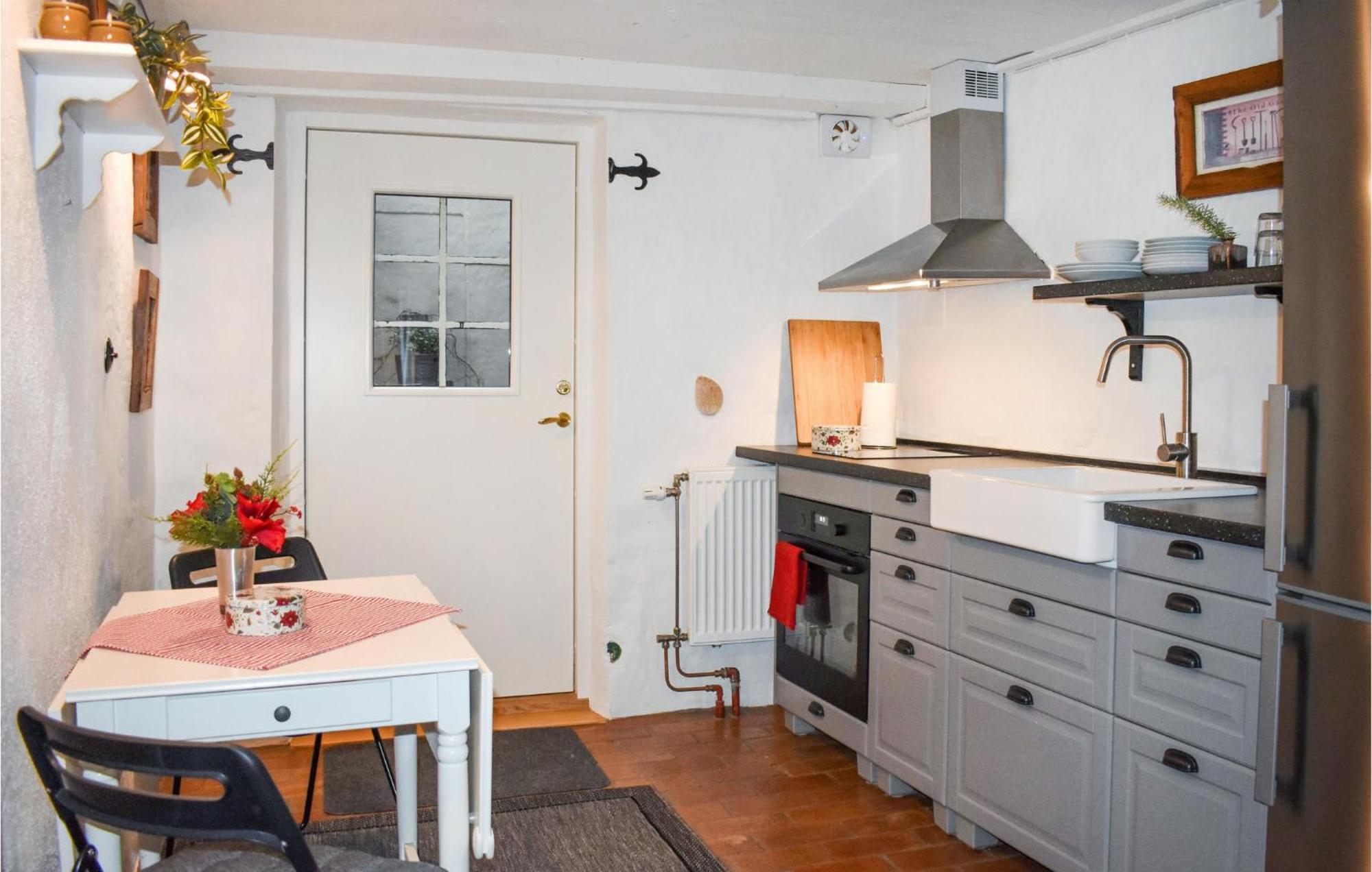 1 Bedroom Amazing Apartment In Ystad Exterior photo